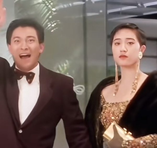 一直牛配资 中国香港演员陈法蓉打call宿迁队：肯定支持家乡球队